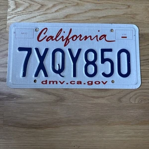 Etiqueta de lápiz labial de matrícula de California # 7XQY850 Cool Q - Imagen 1 de 4
