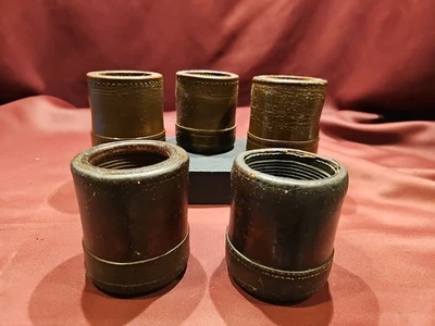 Juego de 5 vasos coctelera de dados acanalados cosidos de cuero vintage Foto 1 de 4