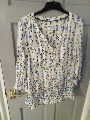 Mantaray Ladies Longer Length Top in size 44" - Image 1 of 3