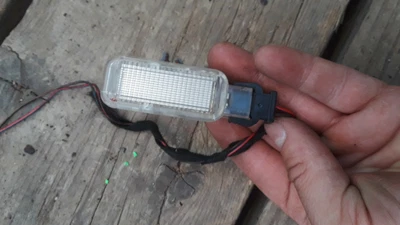 Volkswagen VW Golf Jetta Passat 1999-2007 mapa cúpula interior luz de cortesía a Foto 1 de 2