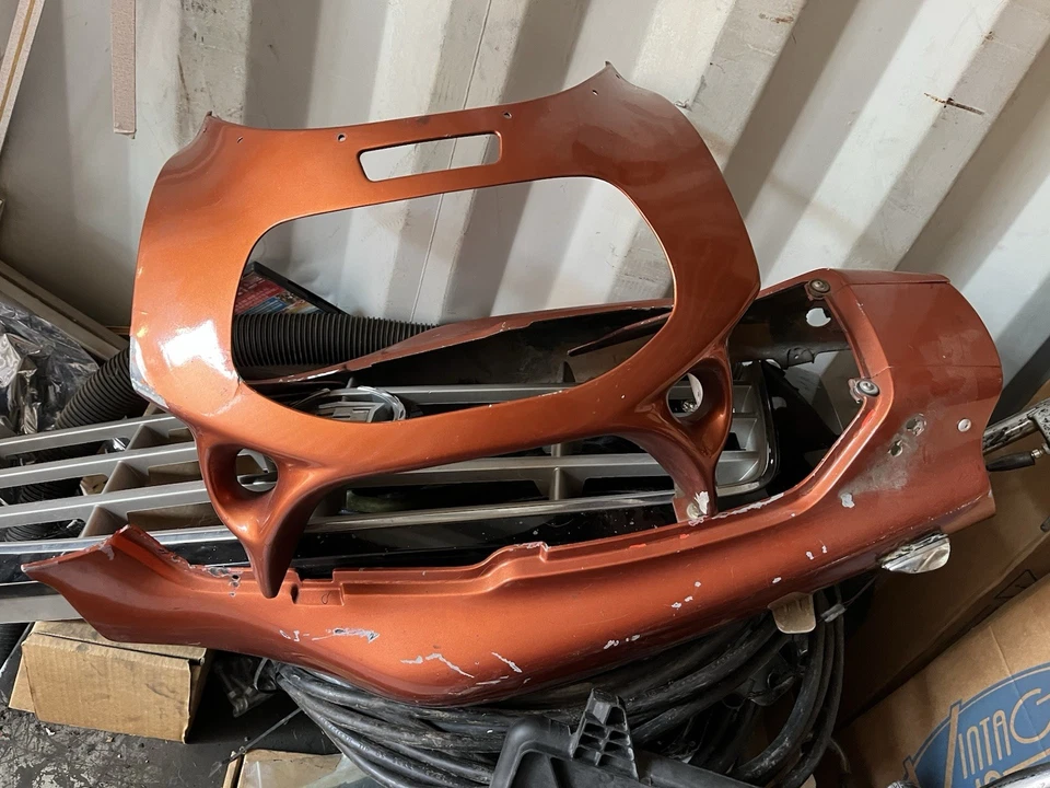 1991-92 Suzuki Gsxr 1100 Front Nose Fairing & Rear Tail Fairings - Image 1 of 4