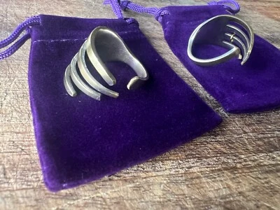 Hands Fork Thumb /  Finger Ring / Band Silver Plated Unique Statement Piece - Image 1 of 3