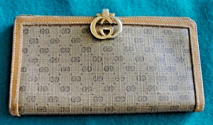 Vintage Gucci Gold Logo Tan Leather Trim Check Book Wallet - Picture 1 of 7