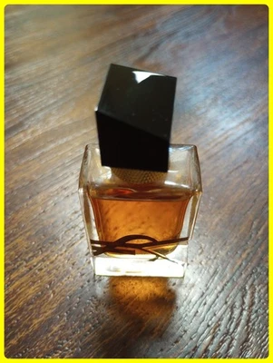 Yves Saint Laurent Libre Eau de Parfum Intense Mini Splash - 0,25 fl oz / 7,5 ml Foto 1 de 4