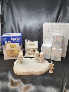 1996 Precious Moments Sugar Town Lighted Warming Hut 5 Piece Set Skating Pond - Picture 1 of 17