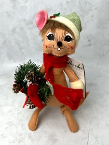 2013 Annalee Holiday Doll 8" Christmas Alpine Mouse Rustic Wreath w/ Tag 601813 - Picture 1 of 15
