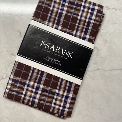 Pañuelo de algodón a cuadros marrón cuadrado de bolsillo predoblado Jos A Bank Foto 1 de 4