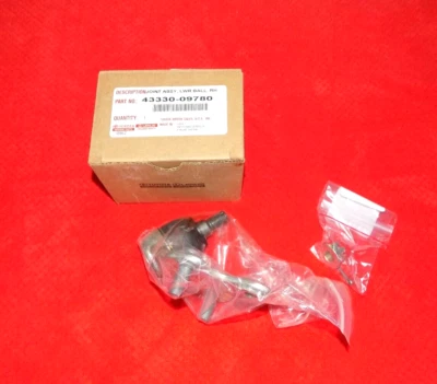 RÓTULA INFERIOR DELANTERA DERECHA ORIGINAL TOYOTA SIENNA HIGHLANDER RX350 43330-09780 Foto 1 de 3