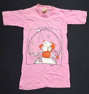Vintage 1981 Mädchen Nachtwäsche rosa Shirt Hecht Chibi "Tell Me I'm Special" Hawaii - Bild 1 von 5