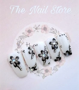 White & Black Hibiscus Nails With Gems / Hibiscus Nails / Summer Nails - Picture 1 of 3