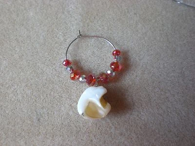 Dijes de copa de vino playa piedra blanca y cuentas tono oro o plata envío gratuito Foto 1 de 2