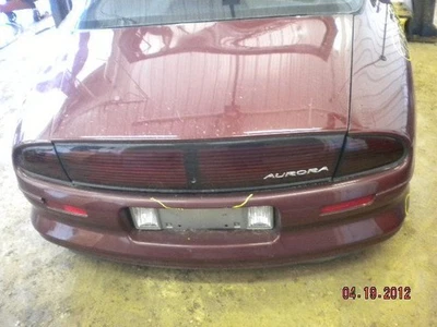 Parachoques en esquina/luz de estacionamiento para pasajeros montado se adapta a 95-99 AURORA 9796841 Foto 1 de 4