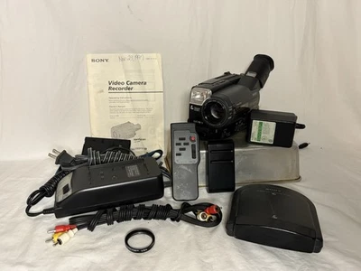 Sony Handycam CCD-TR916 Camcorder 8mm Video8  VCR Bundle Tested And Working! - Image 1 of 4