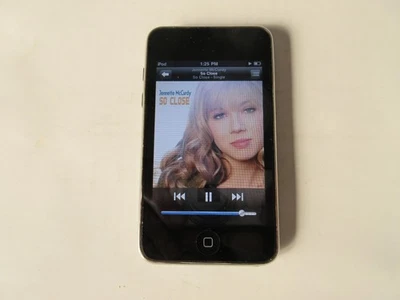 Apple iPod Touch 2nd Generation 8GB  With (1049songs MC086LL) - Image 1 of 4