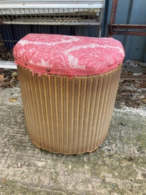 Vintage Lloyd Webstuhl von Lusty Gold geflochten Halbrund Wäschebox & Deckel Hocker - Bild 1 von 4