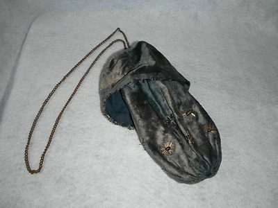 Ancien sac de soirée / Minaudière en velour brodé de perles époque Napoléon III - Photo 1/3