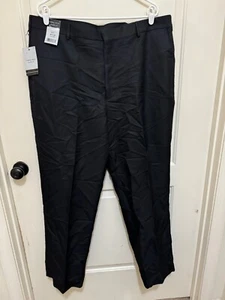 Pantalones negros Timber Creek by Wrangler frente plano para hombre 40x32 - Imagen 1 de 2