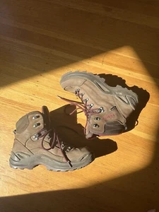 Women’s Lowa Renegade Hiking Boots Size 8 - Picture 1 of 9