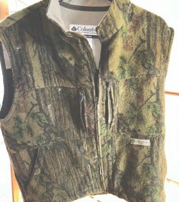 Men’s Large Columbia Wool Blend Vest Hunting Baselayer Camo Horn Mesa 4 Pockets - Image 1 of 4