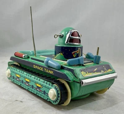 Battery Operated SPACE TANK- ME 091 - Image 1 of 4