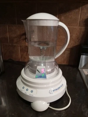 Cubo de agua y mineral Vitalizer Plus Vortex oxígeno hexagonal Foto 1 de 4