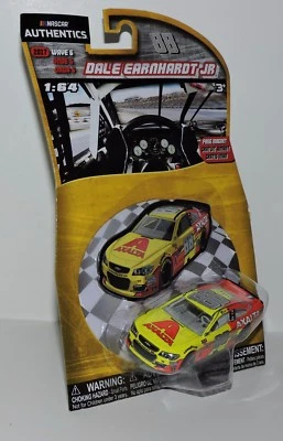 Dale Earnhardt Jr #88 2017 Axalta NASCAR Authenticics 1:64 con imán para auto de carreras #88 Foto 1 de 3
