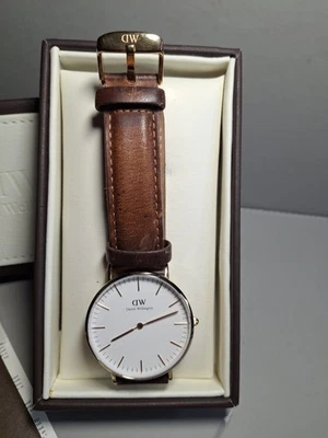 Daniel Wellington 36mm. Cristal sin arañazos. Caja/papeleo/correa original #103. Foto 1 de 4