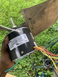 ELINE Condenser Fan Motor, 1/6 HP, 1075 Rpm 208-230V WITH GOODMAN FAN BLADE - Picture 1 of 4