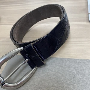 Gürtel Leder Breit 4 cm Länge 90 cm. Lila Krokoprägung - Bild 1 von 5