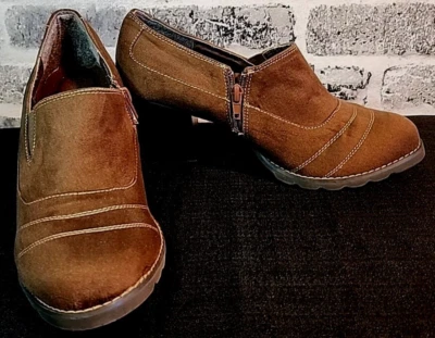 Cloudwalkers 10 WIDE  Women Shoe Bootie  Comfort Cushion Dark Brown Faux Suede - Image 1 of 4