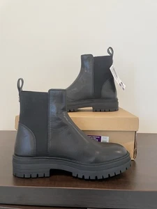 Steve Madden Women's Black Leather Handout Chelsea Boots SIZE 8 New In Box - Picture 1 of 7