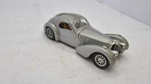 EDIA6463 Bburago Bugatti Atlantic 1936 1/24 no box no teca - Foto 1 di 1
