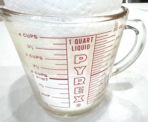 Vtg PYREX 4 Cup 1 qt Metric Measuring Cup Red Lettering Glass D Handle 532 USA - Picture 1 of 4