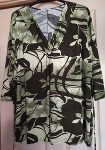 Glorious Green Leaf Print Longer Length Top From M&Co Sz 26/28 RRP £28 🆕 - Picture 1 of 2