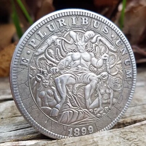 Alt-Morgan Fantasy Art Coin - Gargoyle with Protective Capsule and Display Stand - Picture 1 of 7