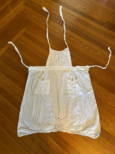 Both White Battenburg Apron Cotten - Picture 1 of 5
