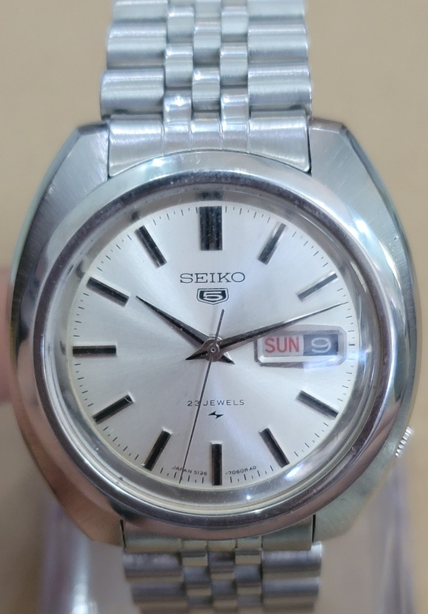 Seiko 5 Stainless Steel Band Wristwatches with 23 Jewels for Seiko 5 Stainless Steel Band Wristwatches with 23 Jewels for