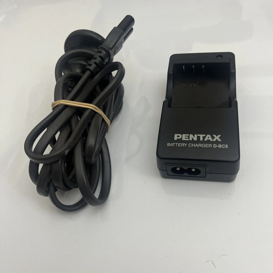 Genuine  Pentax D-BC8 Battery Charger for DL18 Optio S6, S5z, S5i, WPi WP - Image 1 of 4