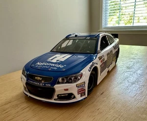 Dale Earnhardt Jr 1/24 2017 #88 Nationwide Elite Lionel RCCA - Picture 1 of 4