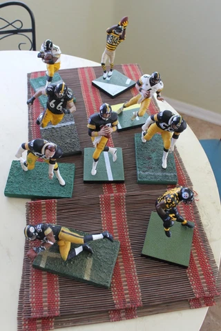 STEELERS MCFARLANES (LOOSE): LIPPS,  SWANN, PICKETT, FARRIOR, HAM, LLOYD, BROWN+ Cover