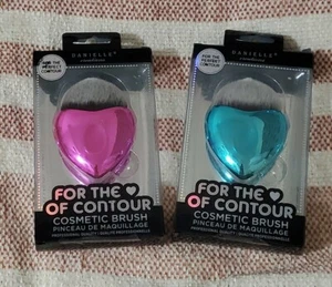 Danielle Heart Contour Brush (2) - Picture 1 of 4