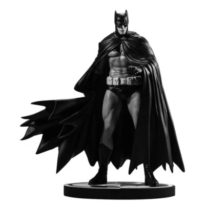 DC Direct statuette Resin Batman Black & White (Batman by Lee Weeks) 19 cm - Photo 1/2