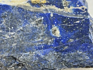 Lapis Lazuli Rohstein aus Chile Seltener Fundort 1100 gramm - Bild 1 von 6
