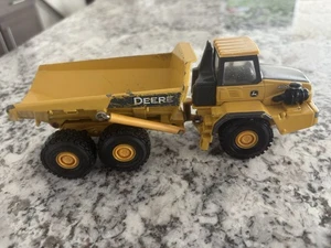 ERTL 1:64 Die-Cast and Plastic Model of John Deere 400D Articulated Dump Truck - Picture 1 of 4