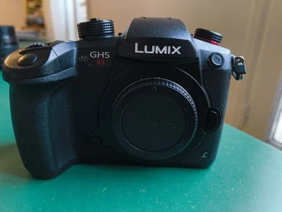 Panasonic LUMIX GH5S - Noir ( Boîtier Nu) - Photo 1/4