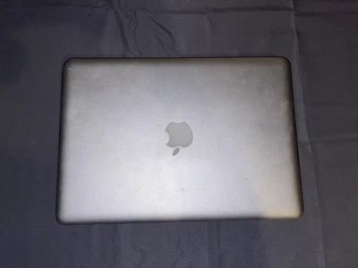 Ноутбук Apple MacBook Pro A1278 13 дюймов серебристый на запчасти или для ремонта непроверенный - Изображение 1 из 4