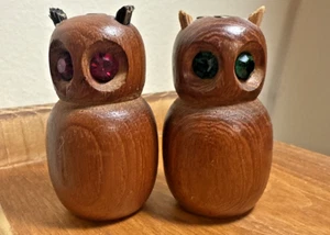 Sal + pimienta coctelera de madera vintage ojos de estrás ojos verdes y rojos - Imagen 1 de 9