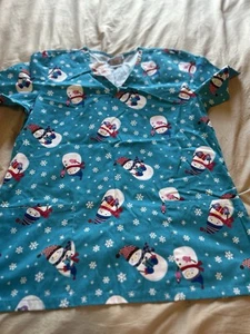 Women’s SB Scrubs Frosty/Snowflake V-Neck Scrub Top Size Small  - Picture 1 of 5