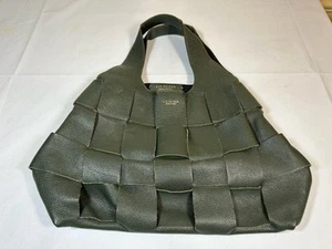 Bolso de Mano Lia Numa Tejido Acolchado Cuero Verde Esmeralda Mediano - Imagen 1 de 7