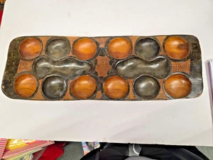 Gioco Mancala vintage intagliato a mano XX secolo? 20 1/2 x 7 tutto legno - Foto 1 di 13